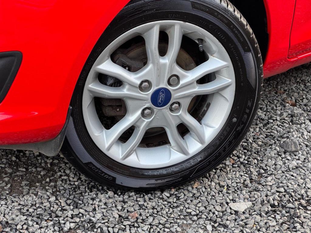 FORD FIESTA 1.25 Zetec Euro 5 5dr 2015