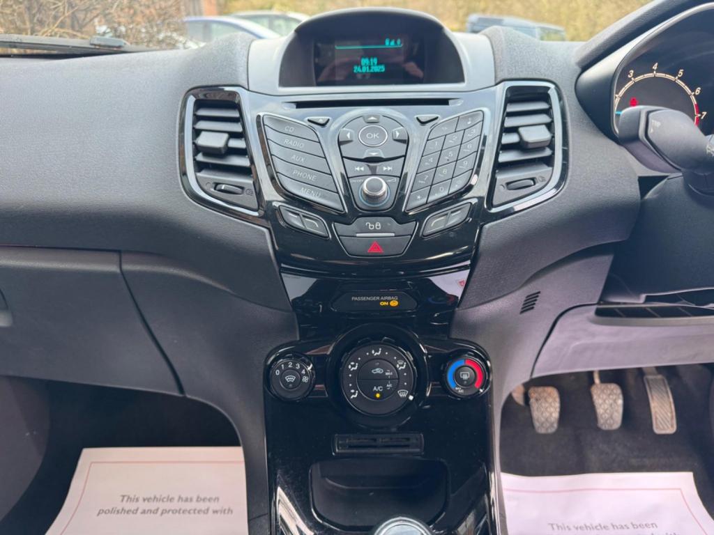 FORD FIESTA 1.25 Zetec Euro 5 5dr 2015
