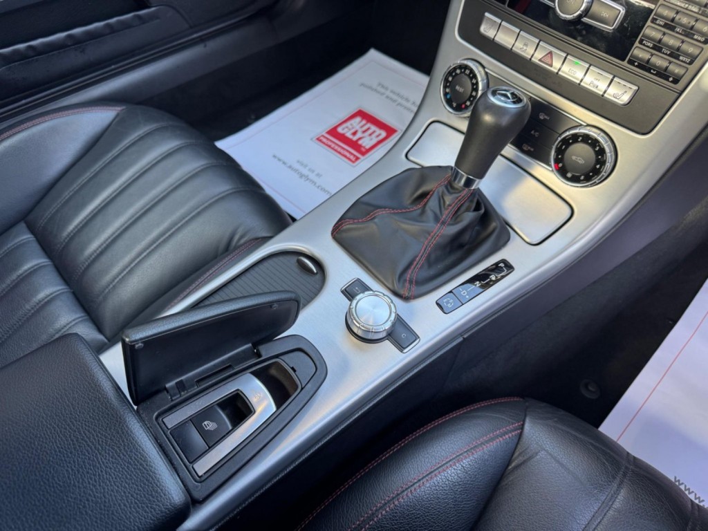 MERCEDES-BENZ SLK 1.8 SLK200 BlueEfficiency AMG Sport G-Tronic+ Euro 5 (s/s) 2dr 2011
