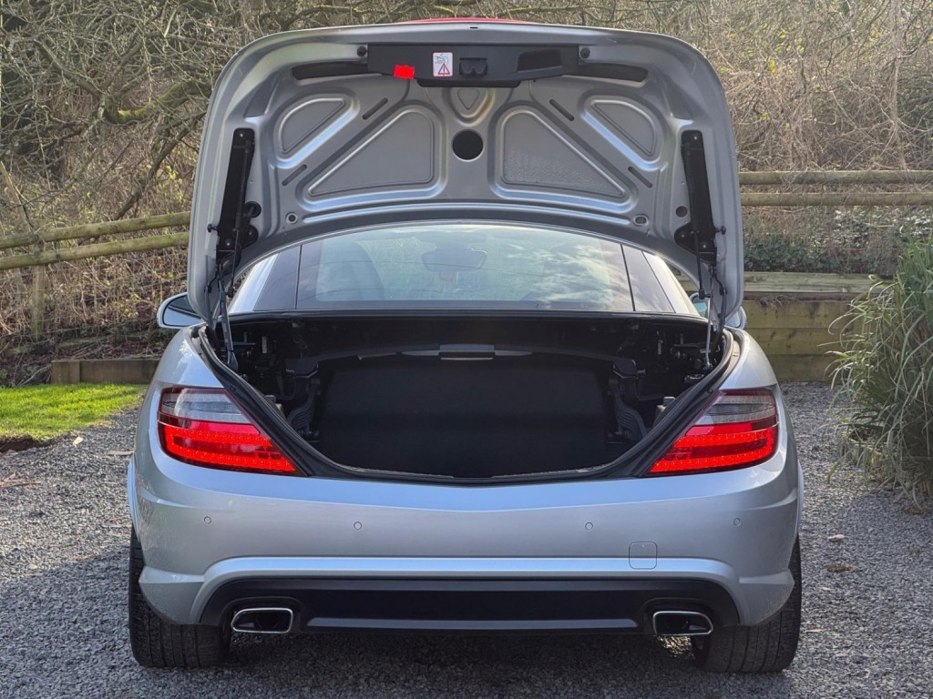 MERCEDES-BENZ SLK 1.8 SLK200 BlueEfficiency AMG Sport G-Tronic+ Euro 5 (s/s) 2dr 2011