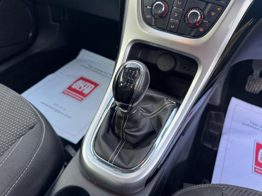 VAUXHALL ASTRA 2.0 CDTi ecoFLEX SRi Euro 5 (s/s) 5dr 2013