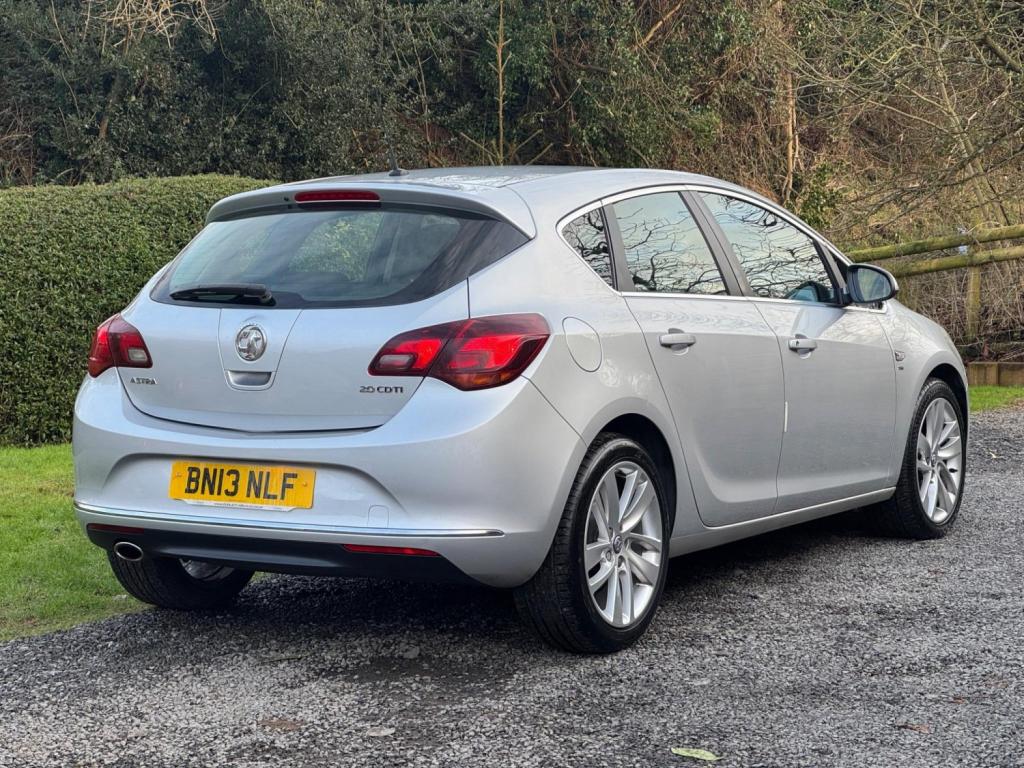 VAUXHALL ASTRA 2.0 CDTi ecoFLEX SRi Euro 5 (s/s) 5dr 2013