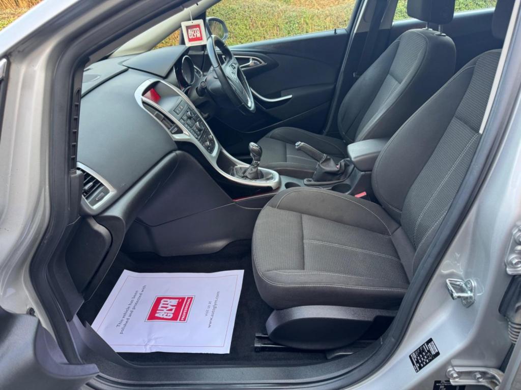 VAUXHALL ASTRA 2.0 CDTi ecoFLEX SRi Euro 5 (s/s) 5dr 2013