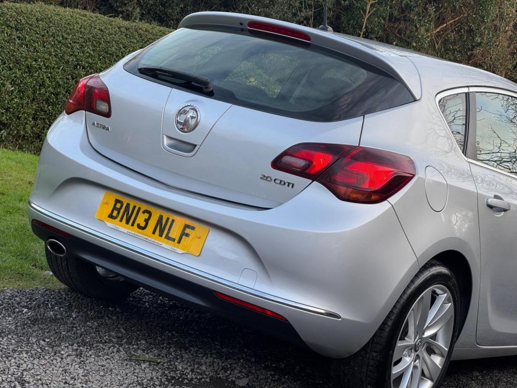 VAUXHALL ASTRA 2.0 CDTi ecoFLEX SRi Euro 5 (s/s) 5dr 2013
