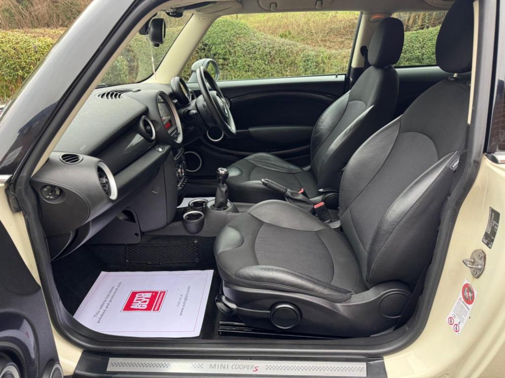 MINI HATCH 1.6 Cooper S Euro 5 (s/s) 3dr 2013
