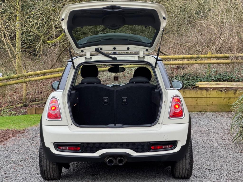 MINI HATCH 1.6 Cooper S Euro 5 (s/s) 3dr 2013