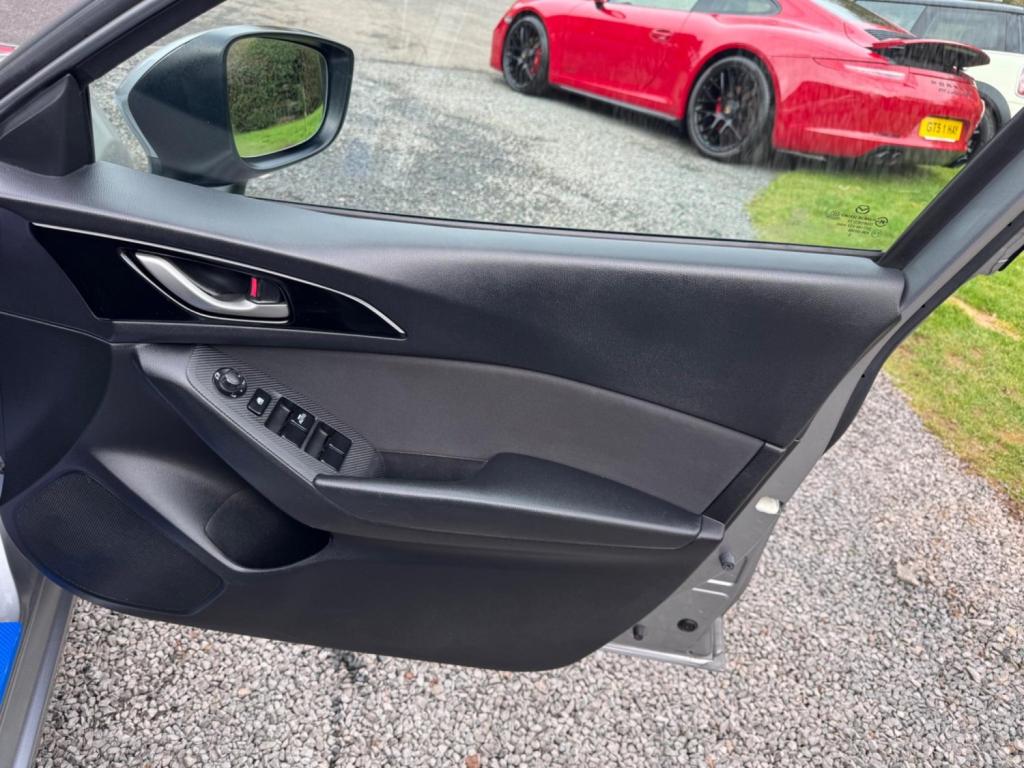 MAZDA MAZDA3 2.0 SKYACTIV-G SE-L Nav Euro 6 (s/s) 5dr 2015