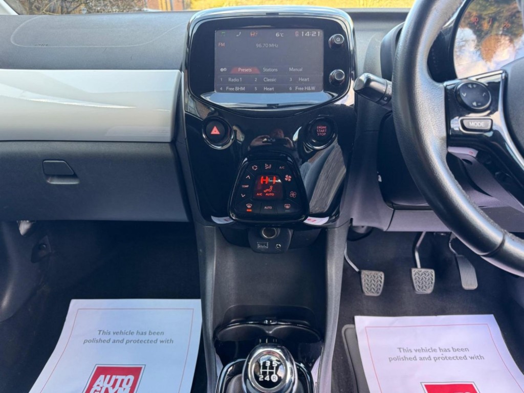 TOYOTA AYGO 1.0 VVT-i x-pression x-wave Euro 5 5dr Euro 5 2015