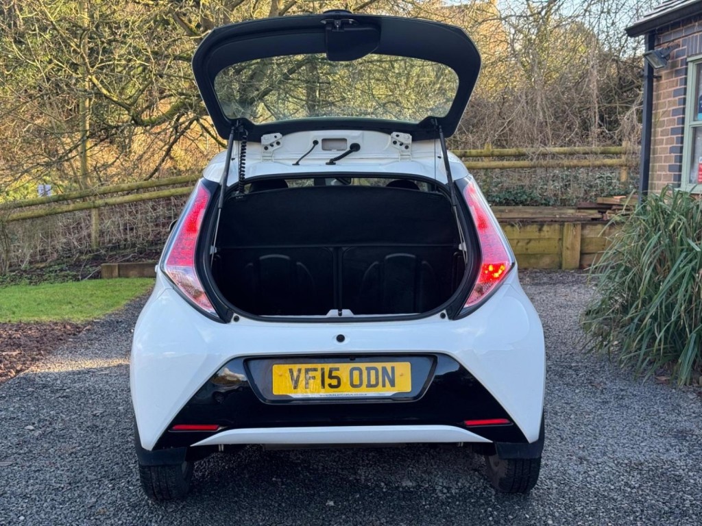 TOYOTA AYGO 1.0 VVT-i x-pression x-wave Euro 5 5dr Euro 5 2015
