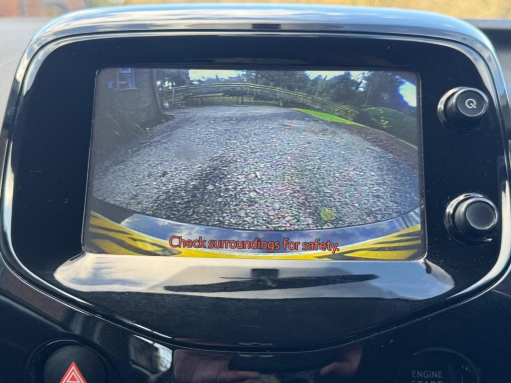 TOYOTA AYGO 1.0 VVT-i x-pression x-wave Euro 5 5dr Euro 5 2015