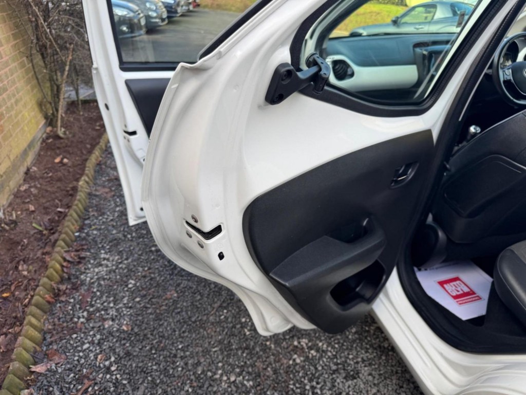 TOYOTA AYGO 1.0 VVT-i x-pression x-wave Euro 5 5dr Euro 5 2015