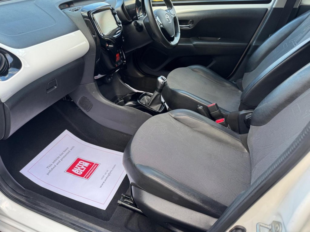 TOYOTA AYGO 1.0 VVT-i x-pression x-wave Euro 5 5dr Euro 5 2015