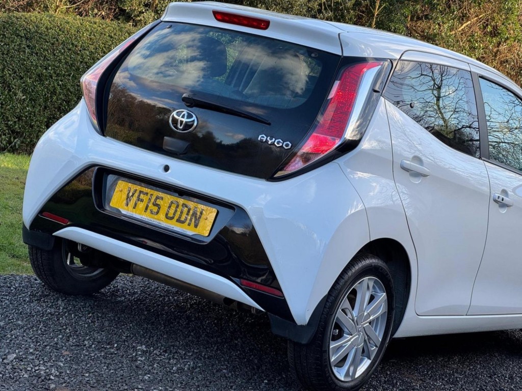 TOYOTA AYGO 1.0 VVT-i x-pression x-wave Euro 5 5dr Euro 5 2015