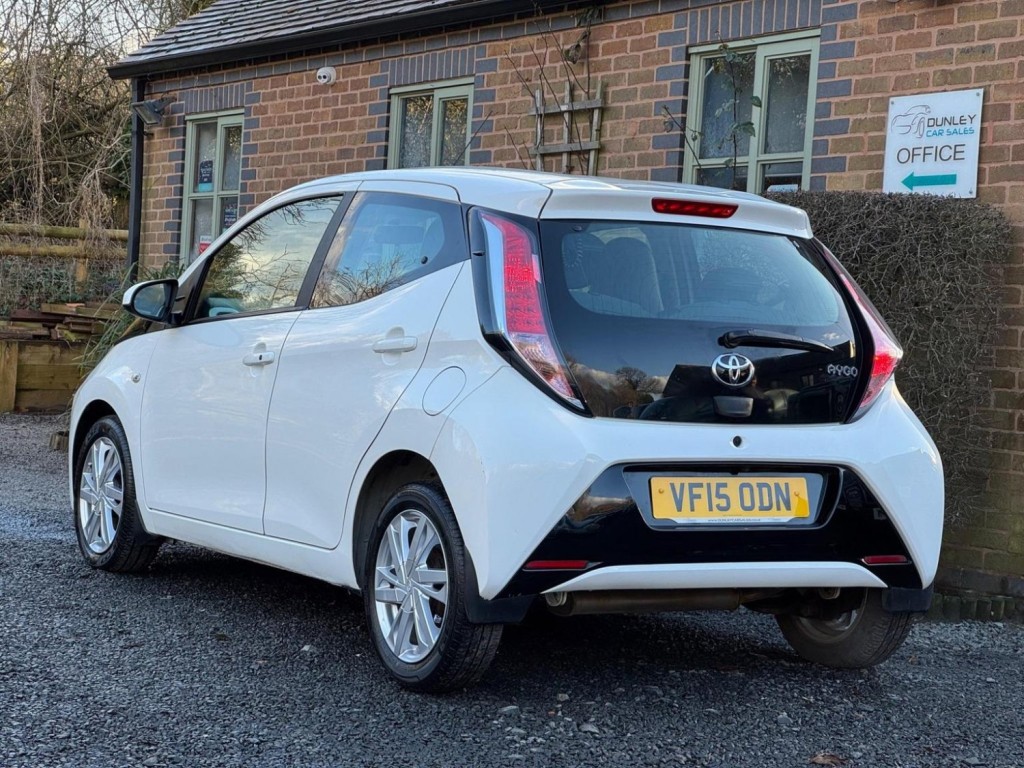 TOYOTA AYGO 1.0 VVT-i x-pression x-wave Euro 5 5dr Euro 5 2015