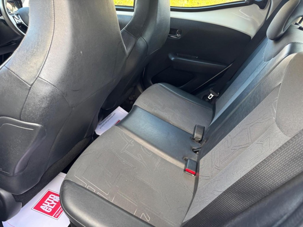 TOYOTA AYGO 1.0 VVT-i x-pression x-wave Euro 5 5dr Euro 5 2015