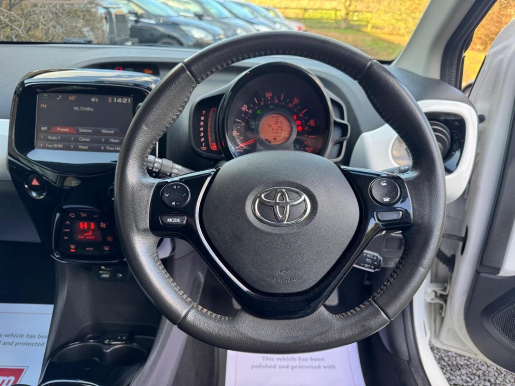 TOYOTA AYGO 1.0 VVT-i x-pression x-wave Euro 5 5dr Euro 5 2015