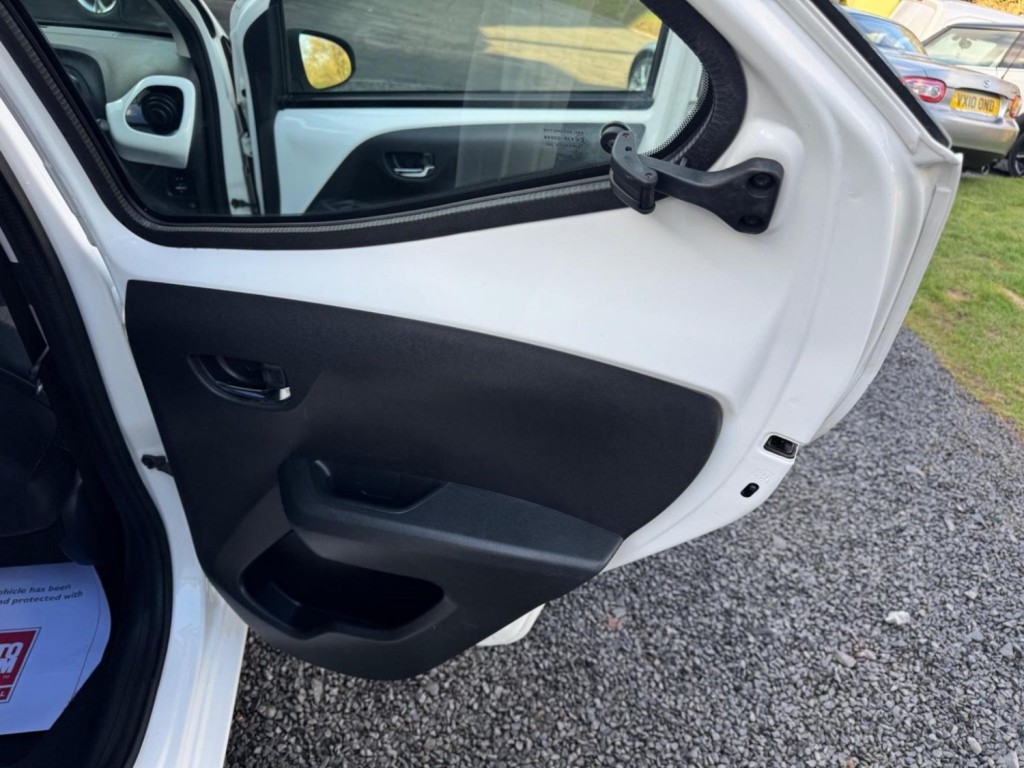 TOYOTA AYGO 1.0 VVT-i x-pression x-wave Euro 5 5dr Euro 5 2015