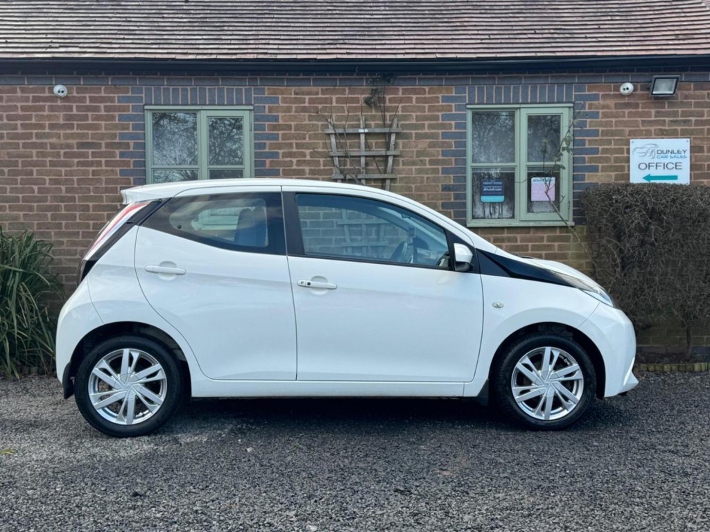 TOYOTA AYGO 1.0 VVT-i x-pression x-wave Euro 5 5dr Euro 5 2015