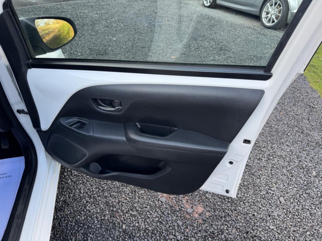 TOYOTA AYGO 1.0 VVT-i x-pression x-wave Euro 5 5dr Euro 5 2015