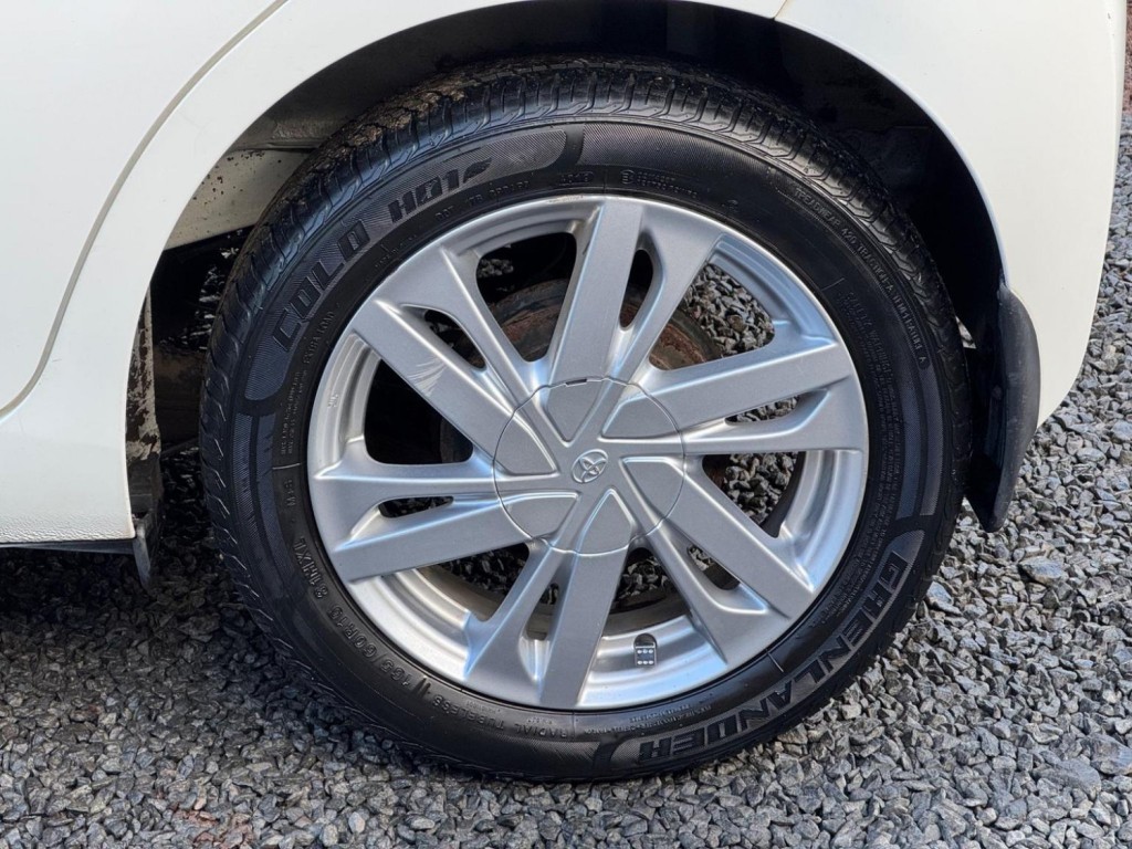 TOYOTA AYGO 1.0 VVT-i x-pression x-wave Euro 5 5dr Euro 5 2015