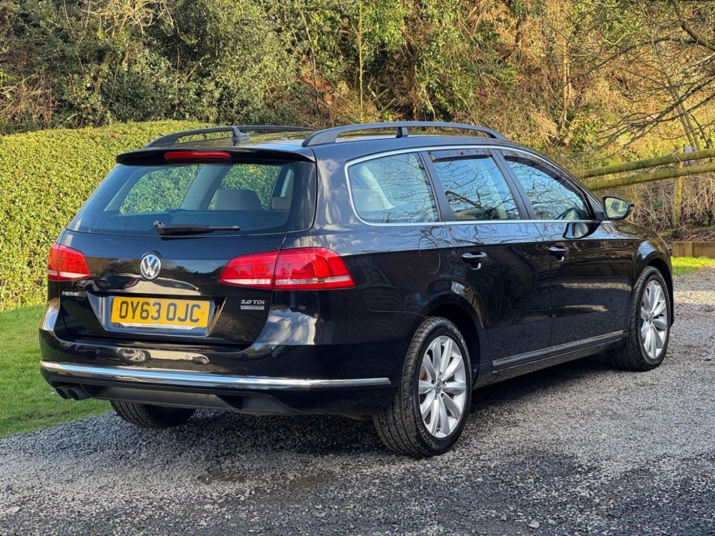 VOLKSWAGEN PASSAT 2.0 TDI BlueMotion Tech Highline Euro 5 (s/s) 5dr 2013