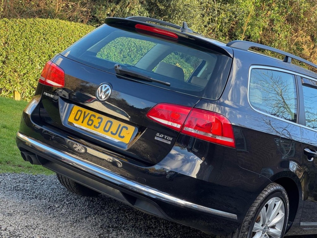 VOLKSWAGEN PASSAT 2.0 TDI BlueMotion Tech Highline Euro 5 (s/s) 5dr 2013