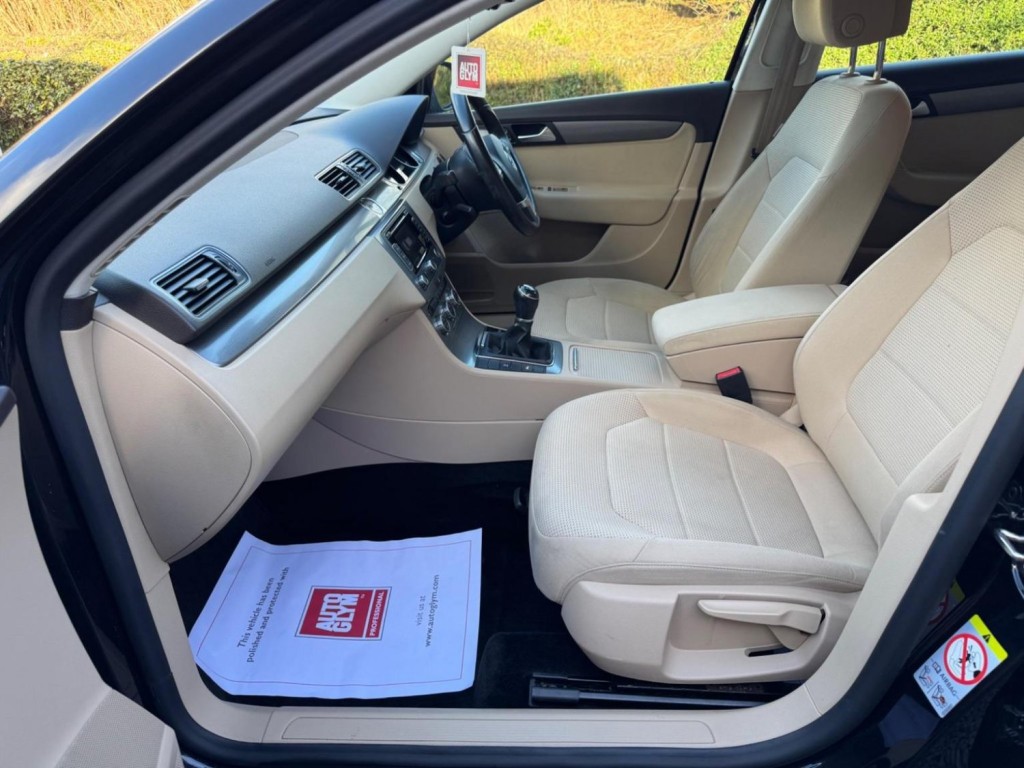 VOLKSWAGEN PASSAT 2.0 TDI BlueMotion Tech Highline Euro 5 (s/s) 5dr 2013