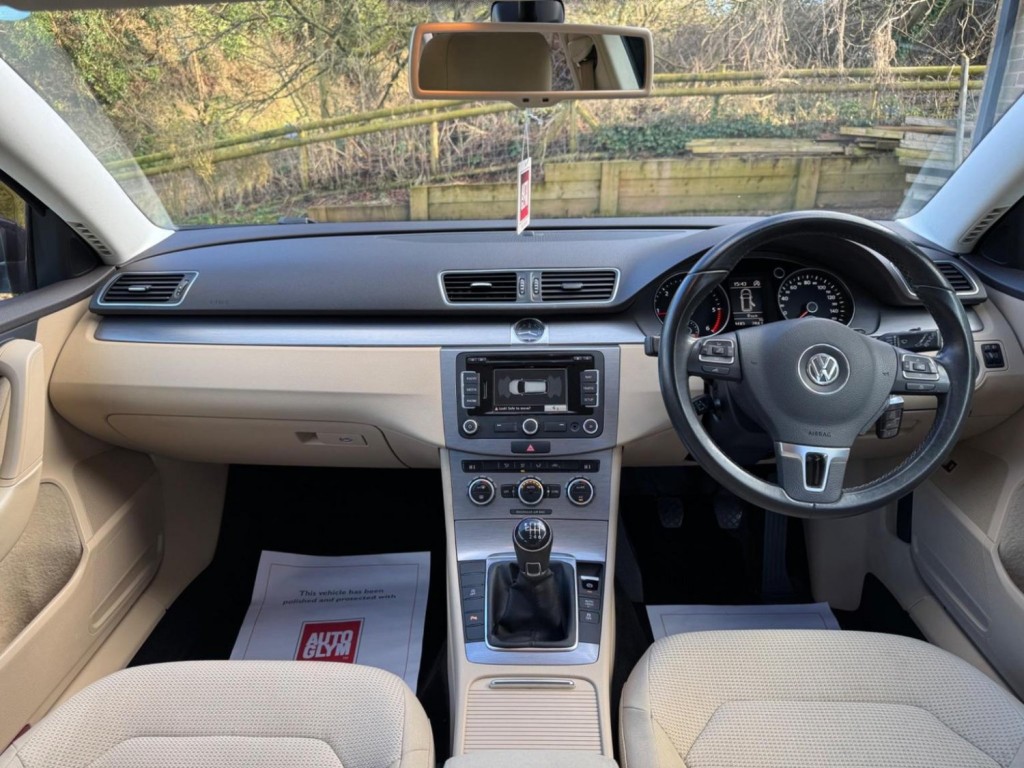 VOLKSWAGEN PASSAT 2.0 TDI BlueMotion Tech Highline Euro 5 (s/s) 5dr 2013