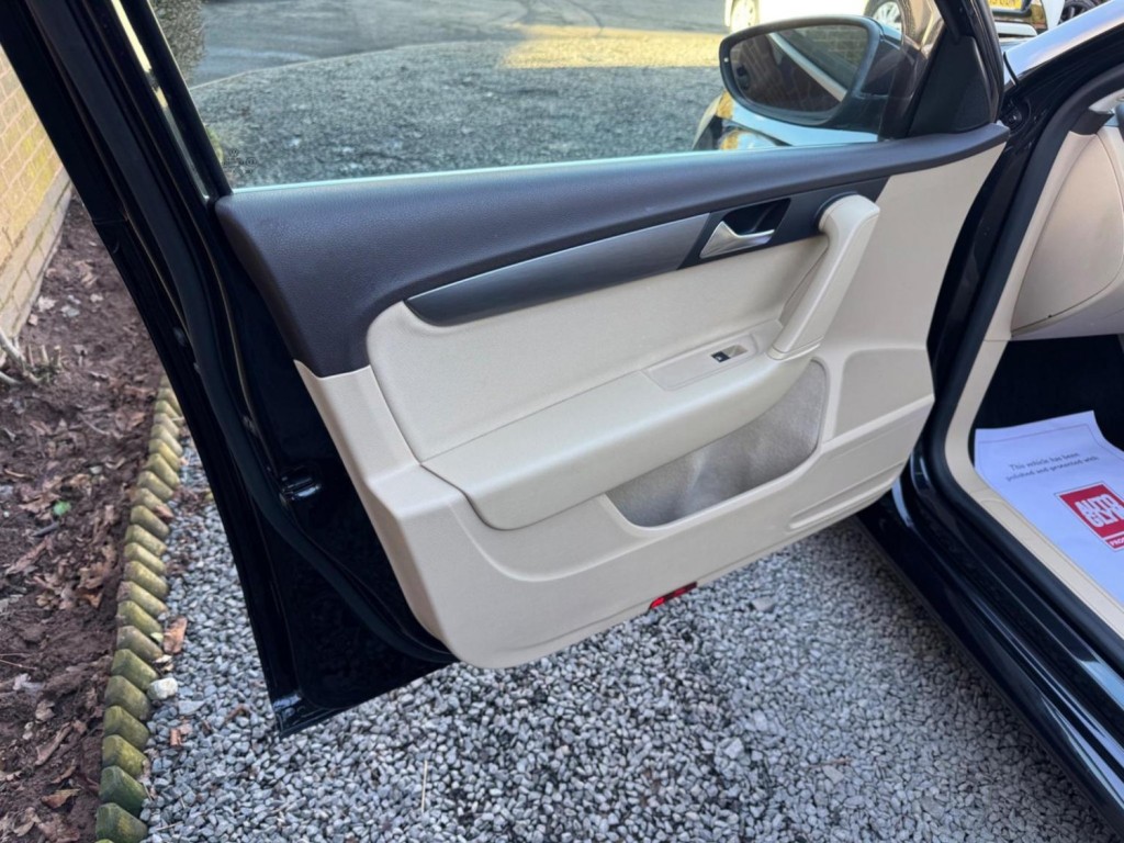 VOLKSWAGEN PASSAT 2.0 TDI BlueMotion Tech Highline Euro 5 (s/s) 5dr 2013