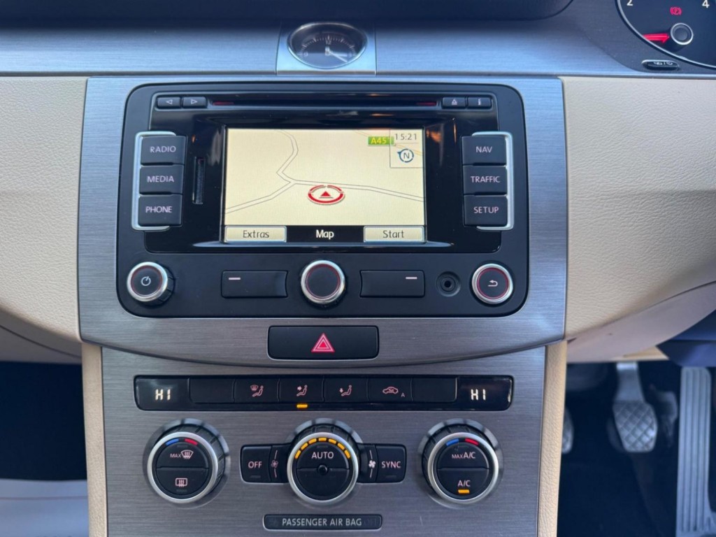 VOLKSWAGEN PASSAT 2.0 TDI BlueMotion Tech Highline Euro 5 (s/s) 5dr 2013