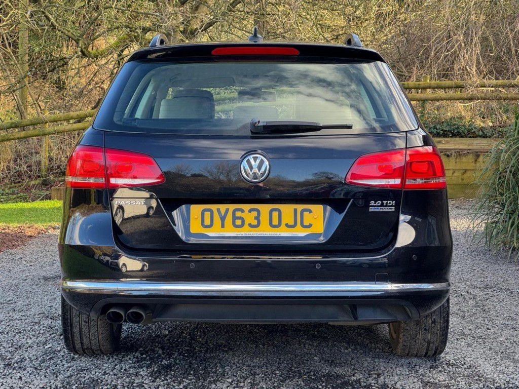 VOLKSWAGEN PASSAT 2.0 TDI BlueMotion Tech Highline Euro 5 (s/s) 5dr 2013