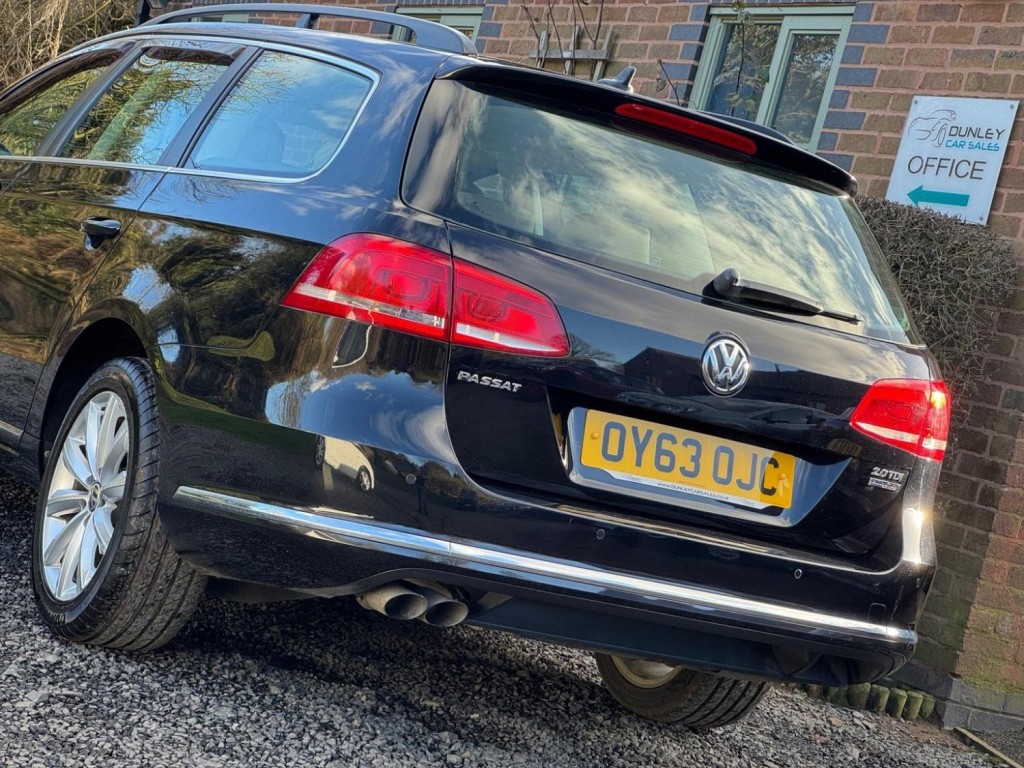 VOLKSWAGEN PASSAT 2.0 TDI BlueMotion Tech Highline Euro 5 (s/s) 5dr 2013