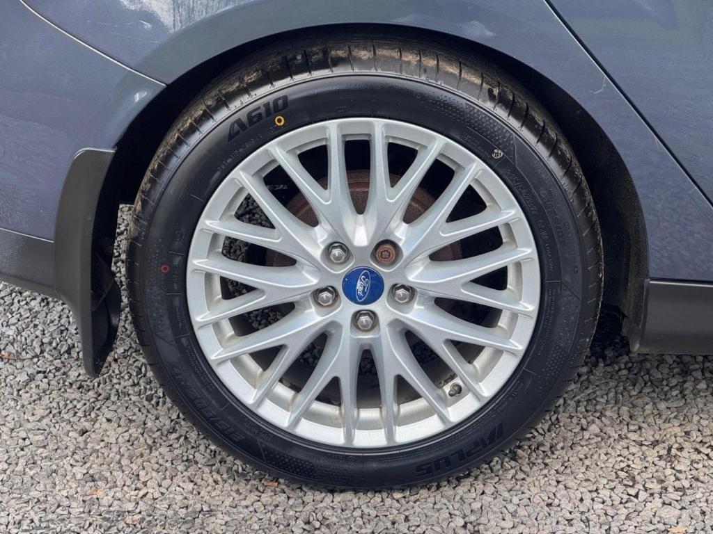 FORD FOCUS 1.0T EcoBoost Zetec Euro 5 (s/s) 5dr 2013