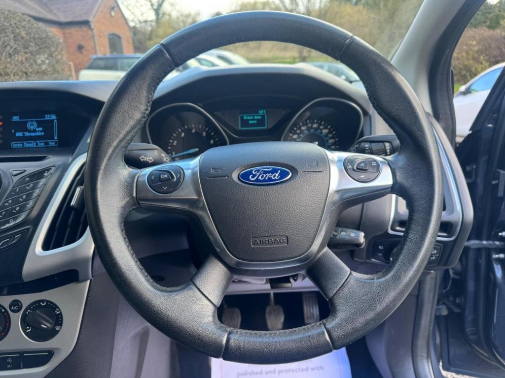 FORD FOCUS 1.0T EcoBoost Zetec Euro 5 (s/s) 5dr 2013