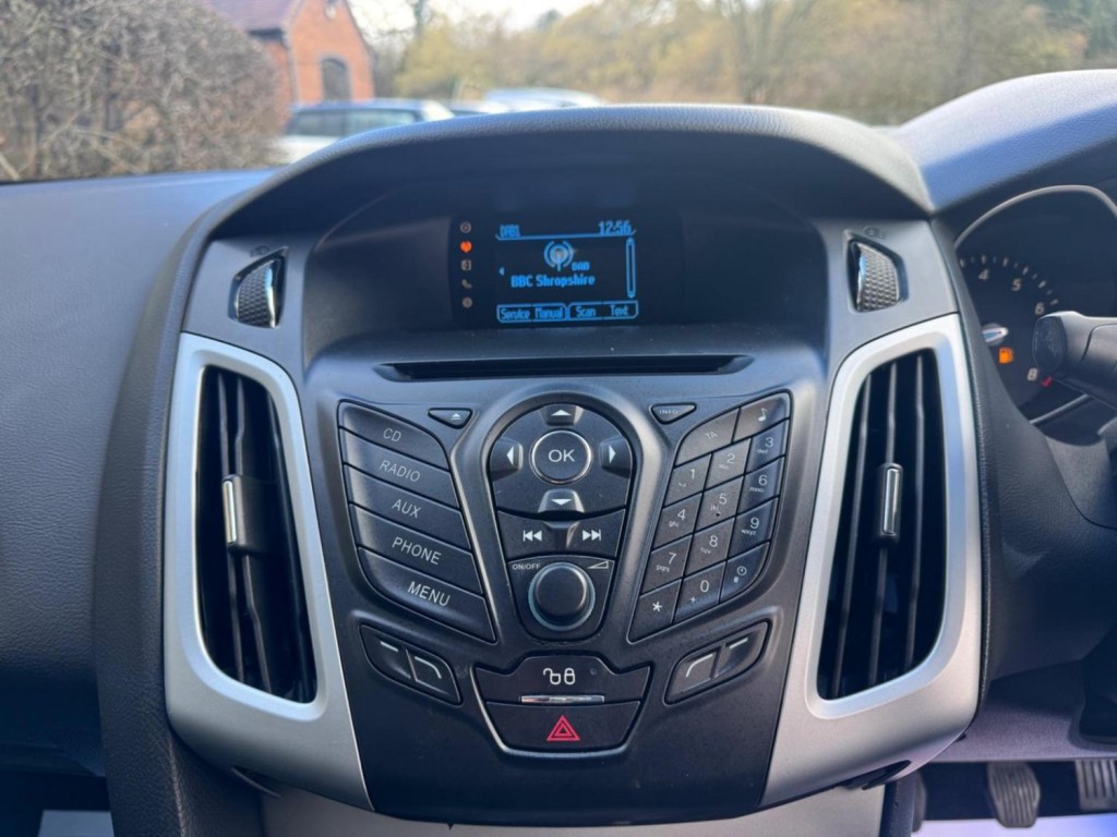 FORD FOCUS 1.0T EcoBoost Zetec Euro 5 (s/s) 5dr 2013