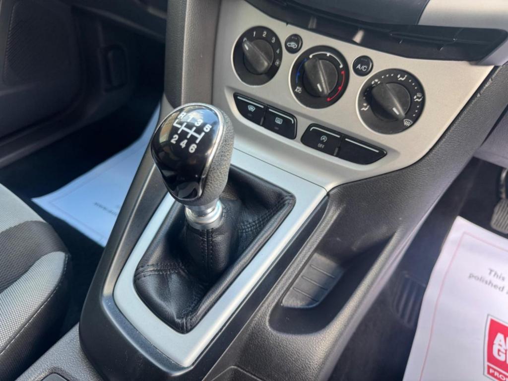 FORD FOCUS 1.0T EcoBoost Zetec Euro 5 (s/s) 5dr 2013