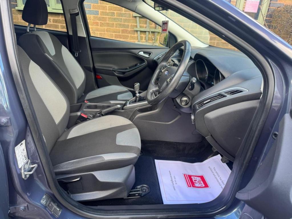 FORD FOCUS 1.0T EcoBoost Zetec Euro 5 (s/s) 5dr 2013