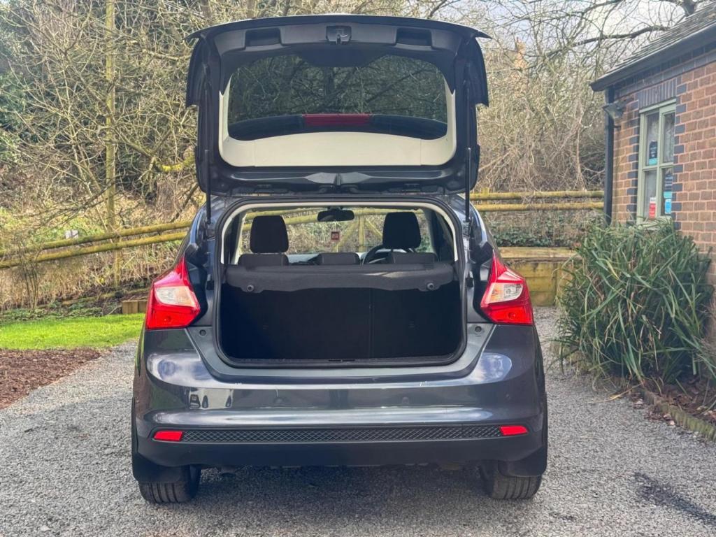 FORD FOCUS 1.0T EcoBoost Zetec Euro 5 (s/s) 5dr 2013