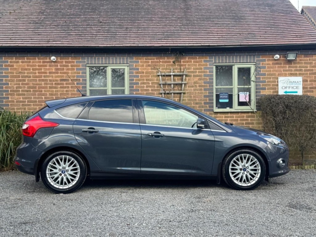 FORD FOCUS 1.0T EcoBoost Zetec Euro 5 (s/s) 5dr 2013