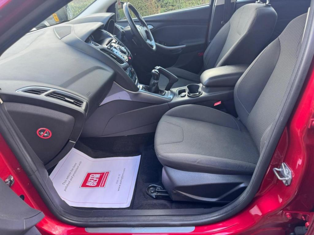 FORD FOCUS 1.0T EcoBoost Titanium Euro 5 (s/s) 5dr 2012