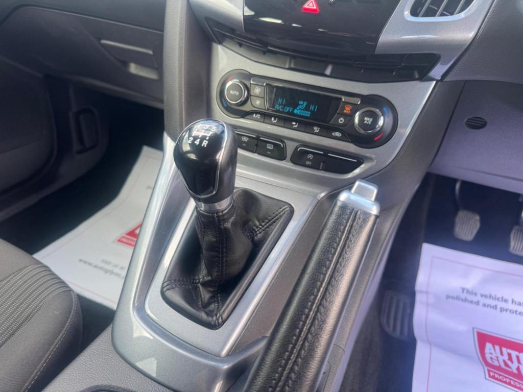 FORD FOCUS 1.0T EcoBoost Titanium Euro 5 (s/s) 5dr 2012