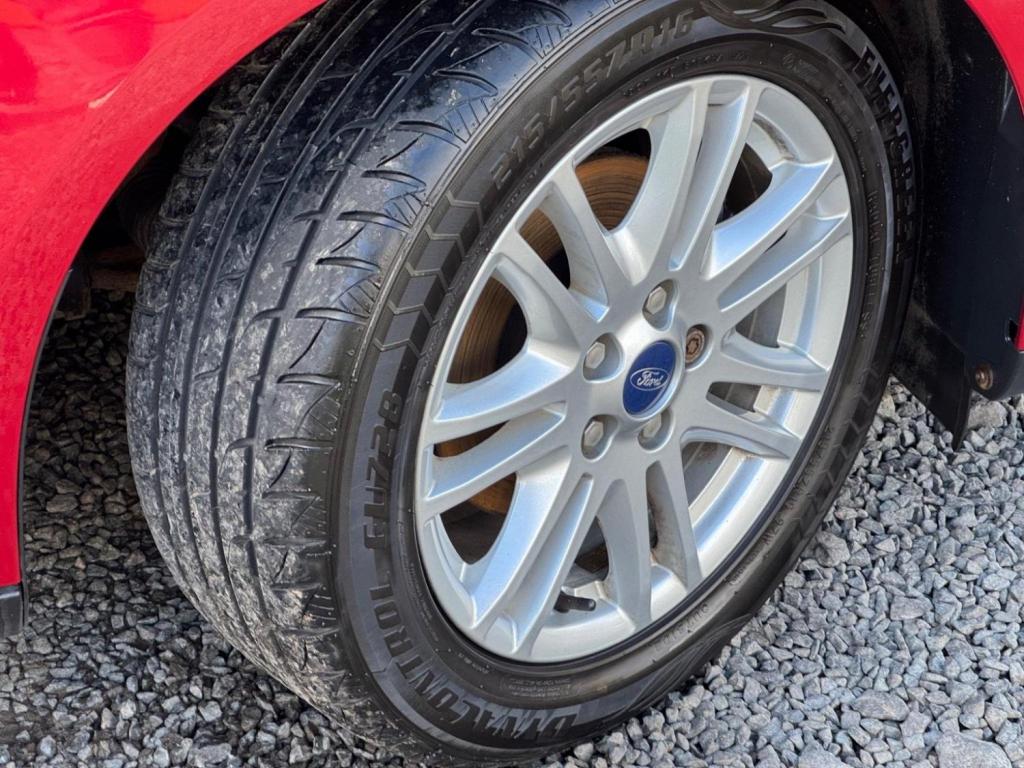 FORD FOCUS 1.0T EcoBoost Titanium Euro 5 (s/s) 5dr 2012