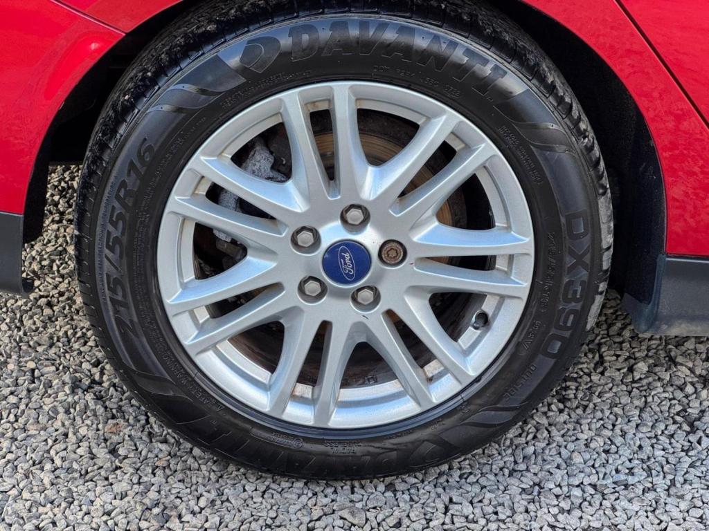 FORD FOCUS 1.0T EcoBoost Titanium Euro 5 (s/s) 5dr 2012