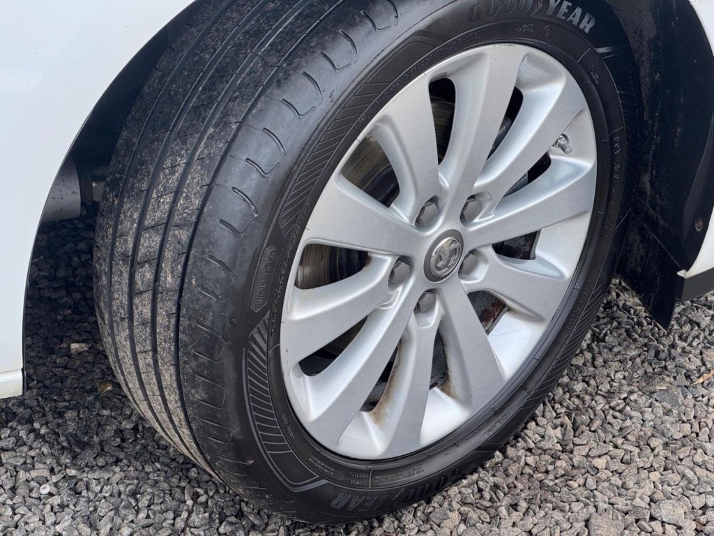 VAUXHALL ASTRA 1.6 CDTi ecoFLEX Design Sports Tourer Euro 6 (s/s) 5dr 2015