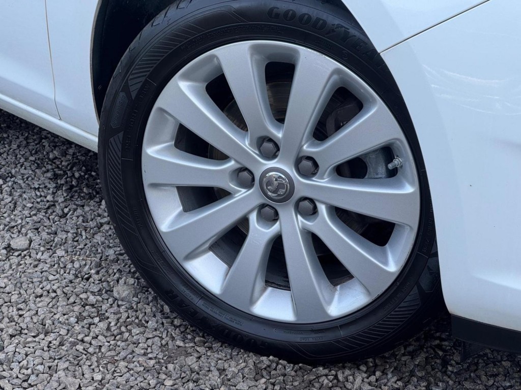 VAUXHALL ASTRA 1.6 CDTi ecoFLEX Design Sports Tourer Euro 6 (s/s) 5dr 2015