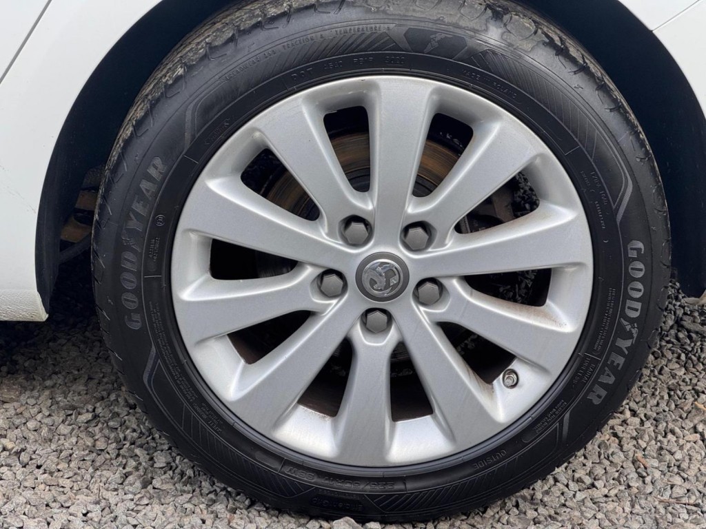 VAUXHALL ASTRA 1.6 CDTi ecoFLEX Design Sports Tourer Euro 6 (s/s) 5dr 2015