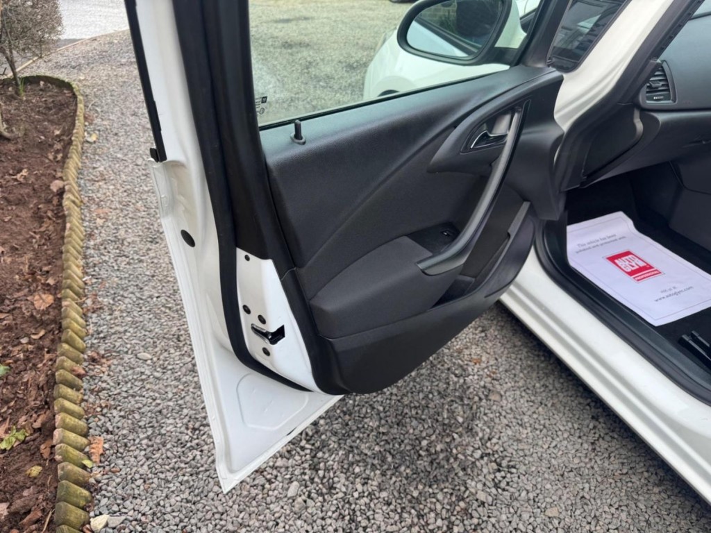 VAUXHALL ASTRA 1.6 CDTi ecoFLEX Design Sports Tourer Euro 6 (s/s) 5dr 2015