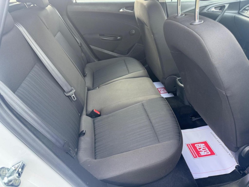 VAUXHALL ASTRA 1.6 CDTi ecoFLEX Design Sports Tourer Euro 6 (s/s) 5dr 2015