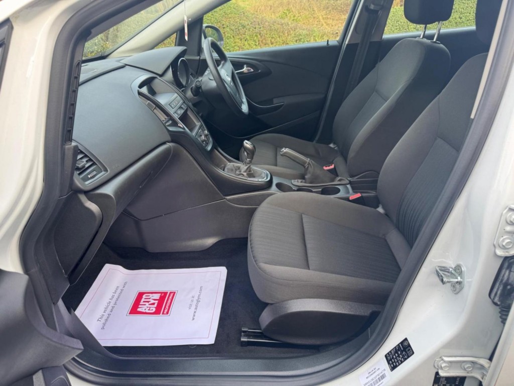 VAUXHALL ASTRA 1.6 CDTi ecoFLEX Design Sports Tourer Euro 6 (s/s) 5dr 2015