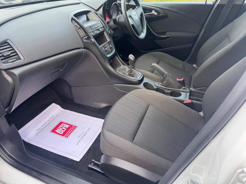 VAUXHALL ASTRA 1.6 CDTi ecoFLEX Design Sports Tourer Euro 6 (s/s) 5dr 2015